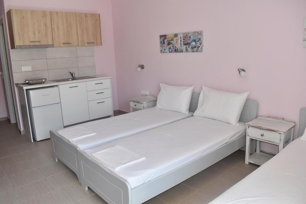 Giorgos-Fenia Apartments Paralía Eksteriør billede